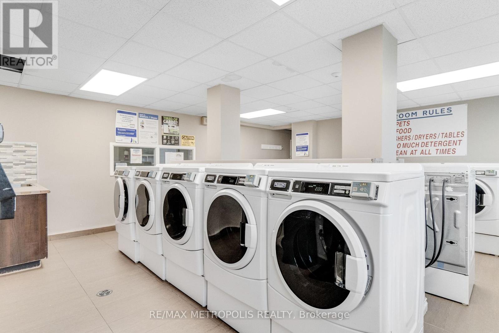 1903 - 530 Lolita Gardens, Mississauga, Ontario  L5A 3T2 - Photo 31 - W13495096