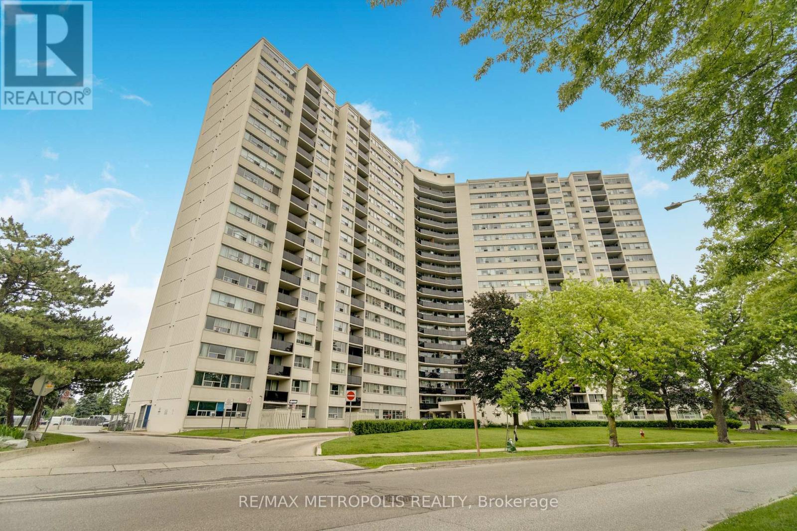 1903 - 530 Lolita Gardens, Mississauga, Ontario  L5A 3T2 - Photo 5 - W13495096