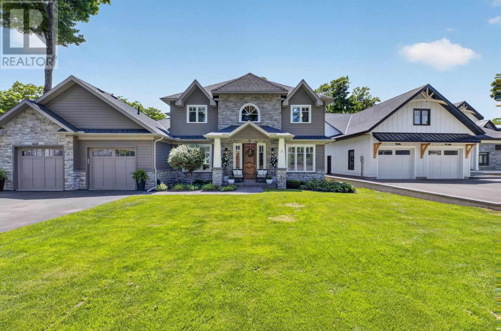 3 Bluffs DR W, Sault Ste. Marie, Ontario