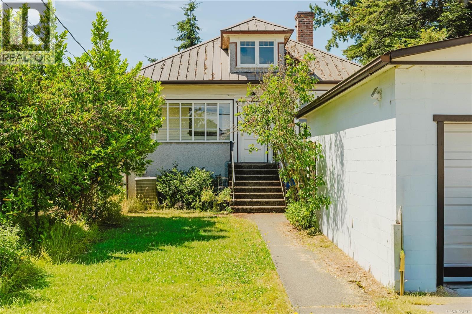 95 Sims Ave