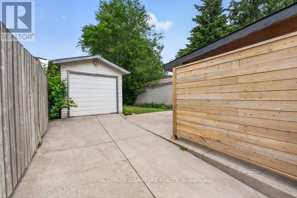 Main - 57 Miranda Avenue, Toronto, Ontario  M6E 4G3 - Photo 22 - W13497738