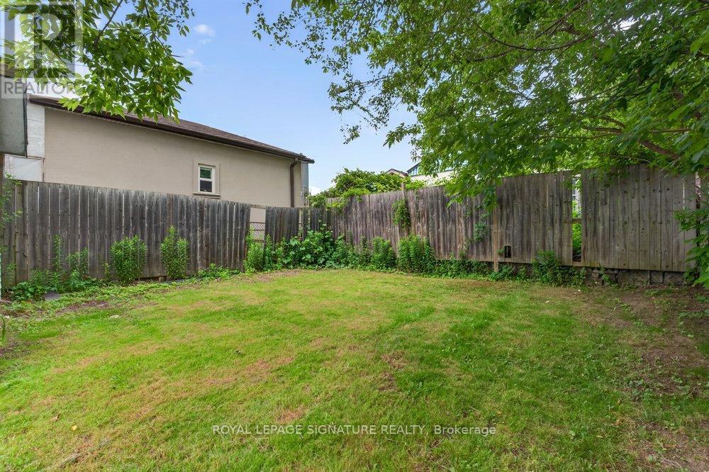 Main - 57 Miranda Avenue, Toronto, Ontario  M6E 4G3 - Photo 24 - W13497738