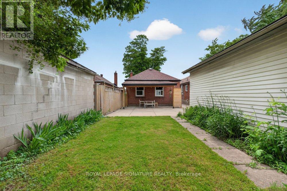 Main - 57 Miranda Avenue, Toronto, Ontario  M6E 4G3 - Photo 25 - W13497738