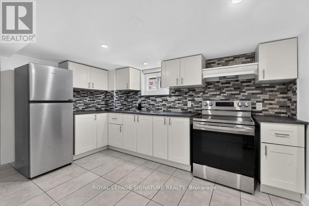 Lower - 57 Miranda Avenue, Toronto, Ontario  M6E 4G3 - Photo 4 - W13497740