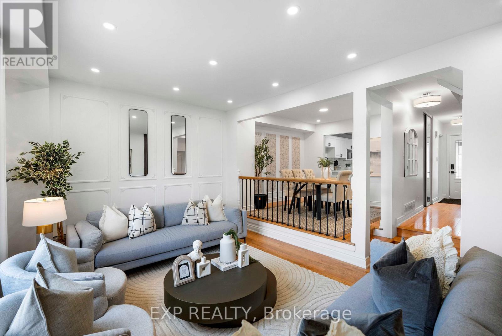 58 WAYFORD CRESCENT, Toronto, Ontario