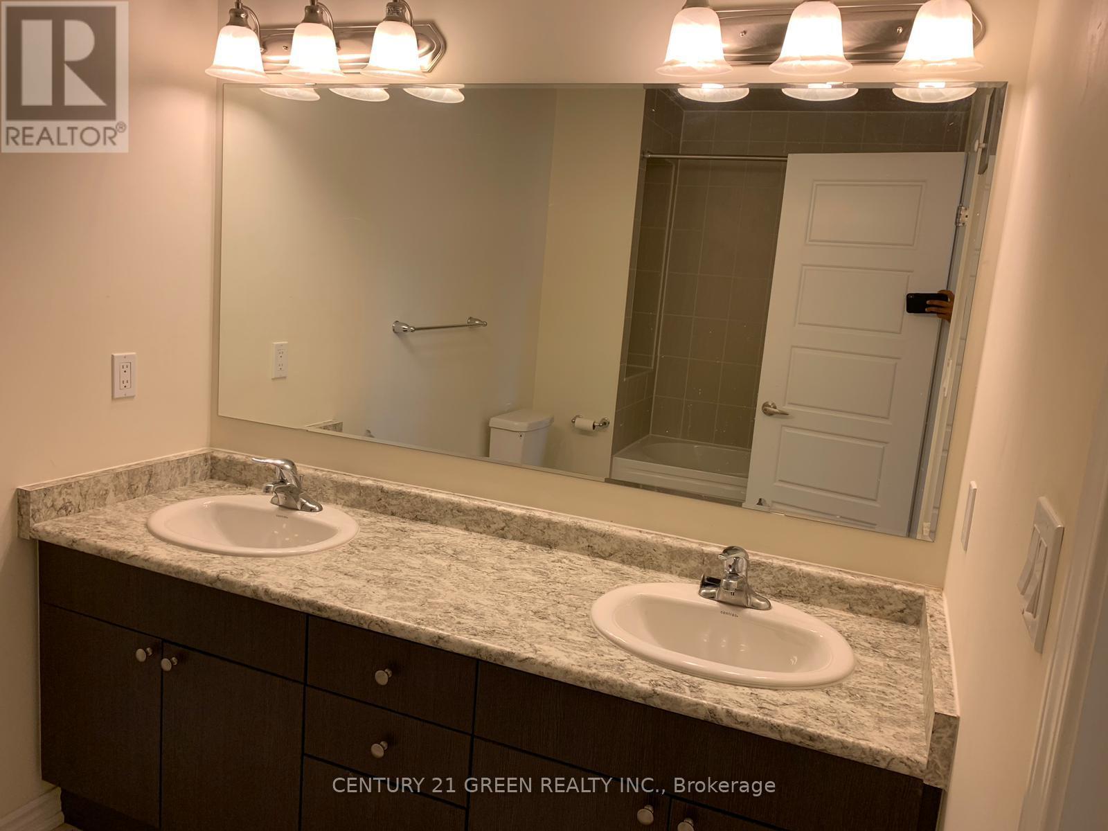 94 Daylily Lane, Kitchener, Ontario  N2R 0L2 - Photo 8 - X13425914