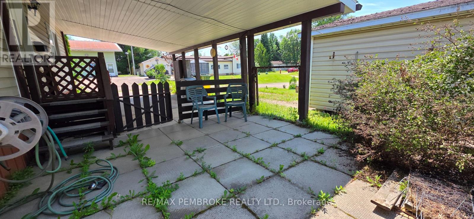 94 Pinehurst Estates, Petawawa, Ontario  K8H 2H2 - Photo 2 - X13206154
