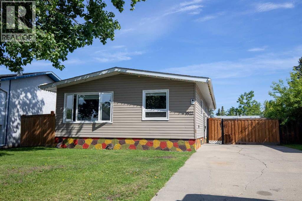 9922 81 Avenue, Grande Prairie, Alberta  T8V 3T2 - Photo 1 - A2324864