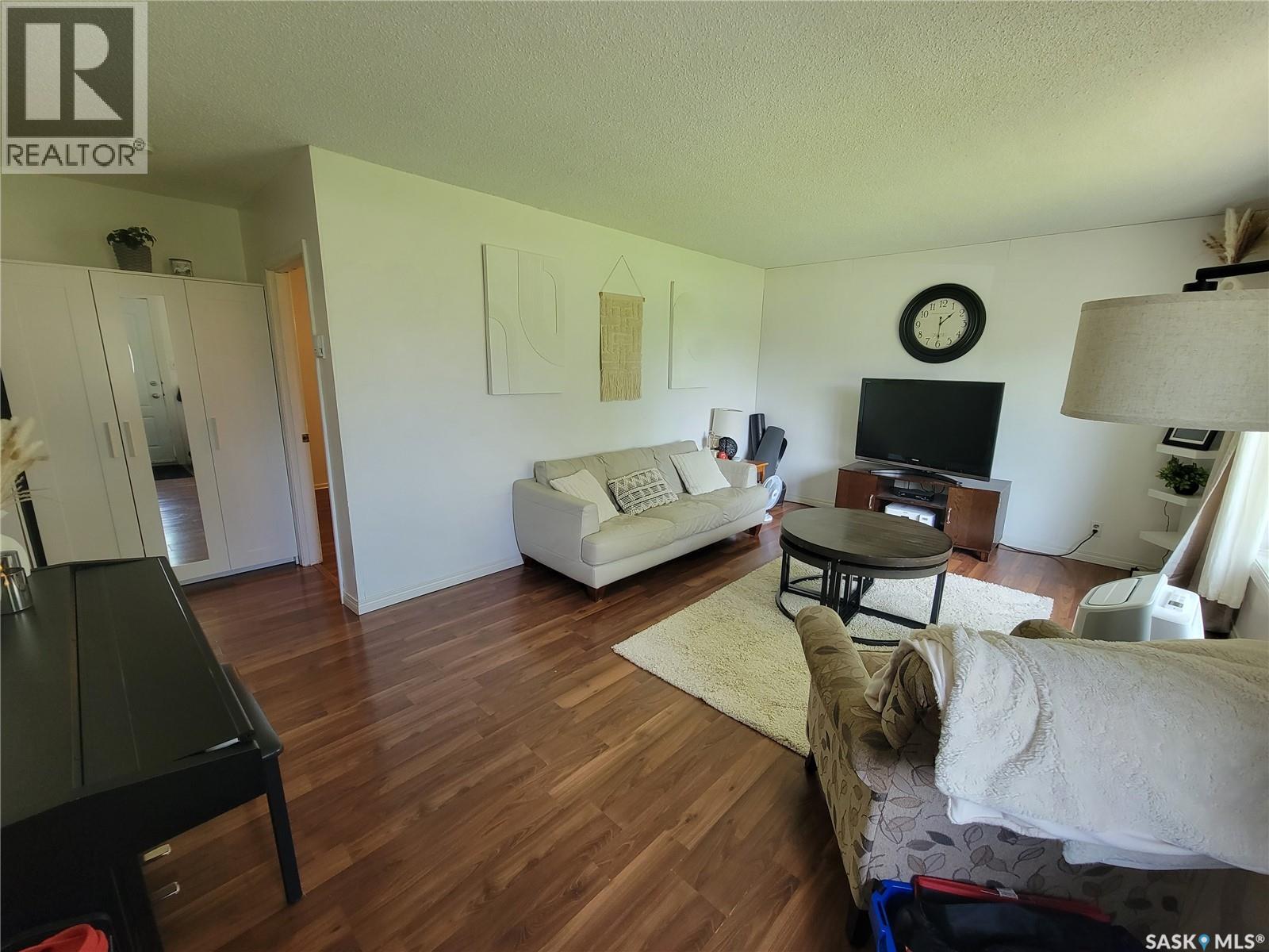 214 5th Street, Denzil, Saskatchewan  S0L 0S0 - Photo 3 - SK040889