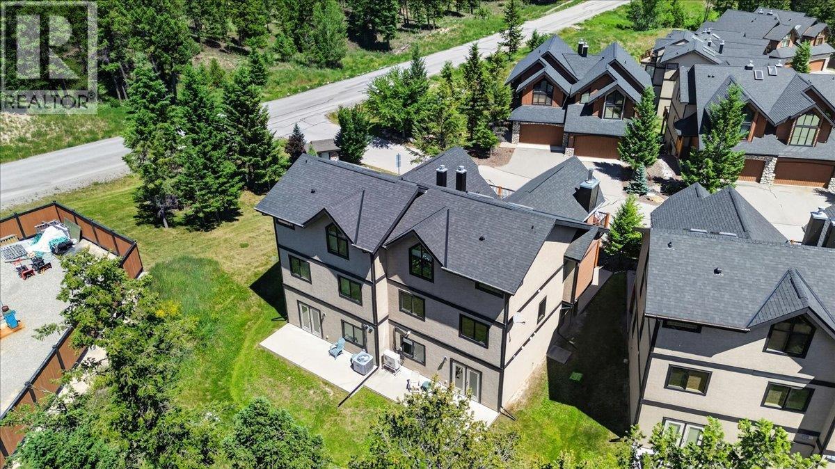 835 Lakeview Drive Unit# 3, Windermere, British Columbia  V0A 1K3 - Photo 4 - 10392772