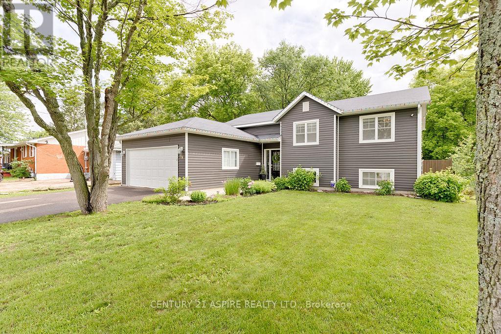 34 SELKIRK STREET, Petawawa, Ontario