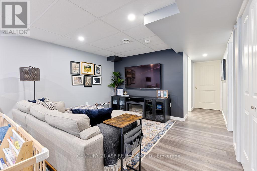 34 Selkirk Street, Petawawa, Ontario  K8H 1P2 - Photo 24 - X13497858