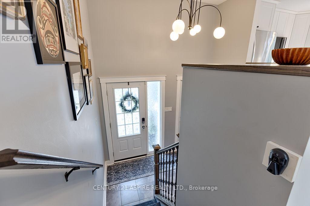 34 Selkirk Street, Petawawa, Ontario  K8H 1P2 - Photo 3 - X13497858