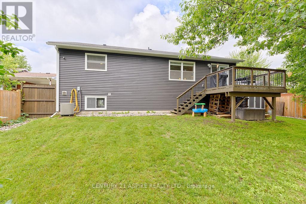 34 Selkirk Street, Petawawa, Ontario  K8H 1P2 - Photo 34 - X13497858