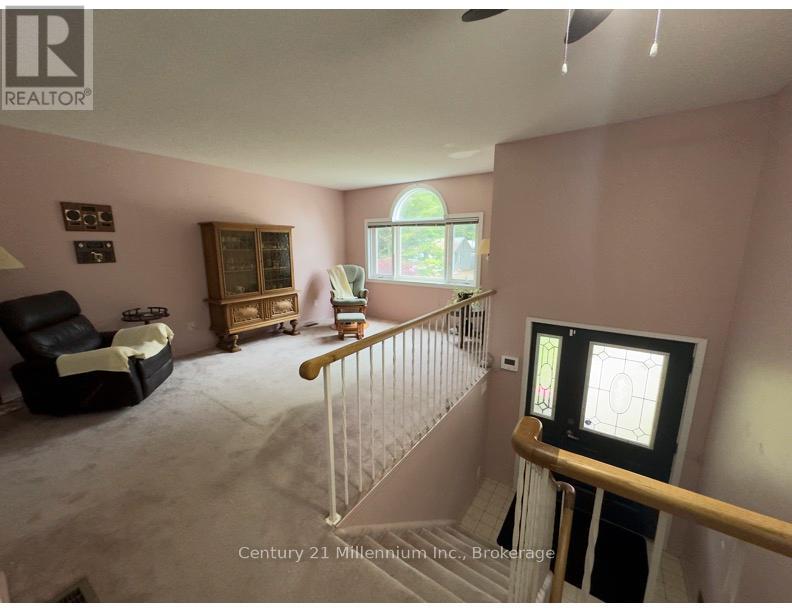 15 Savarin Street, Wasaga Beach, Ontario  L9Z 2N8 - Photo 4 - S13497844