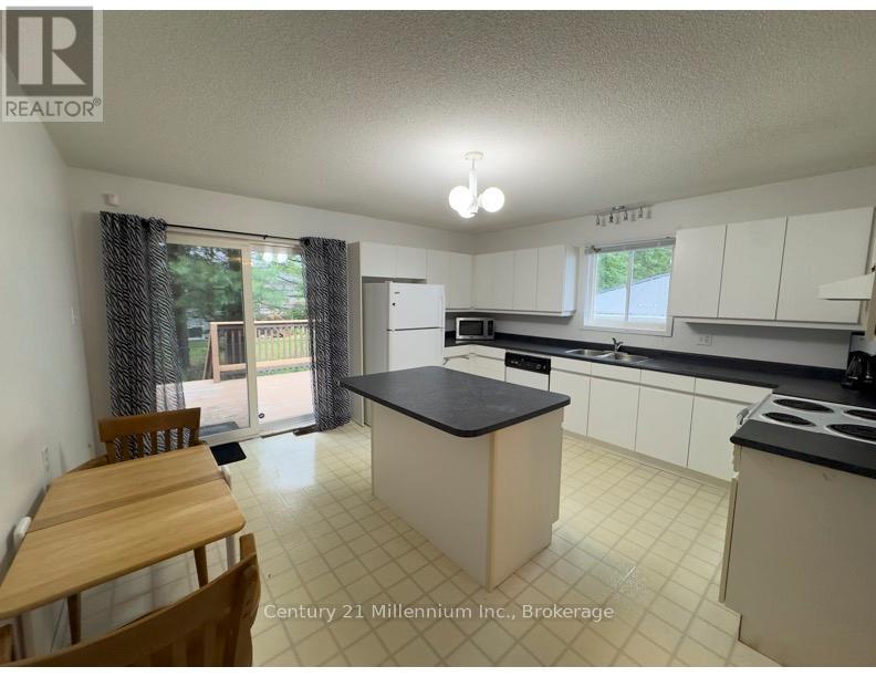 15 Savarin Street, Wasaga Beach, Ontario  L9Z 2N8 - Photo 9 - S13497844