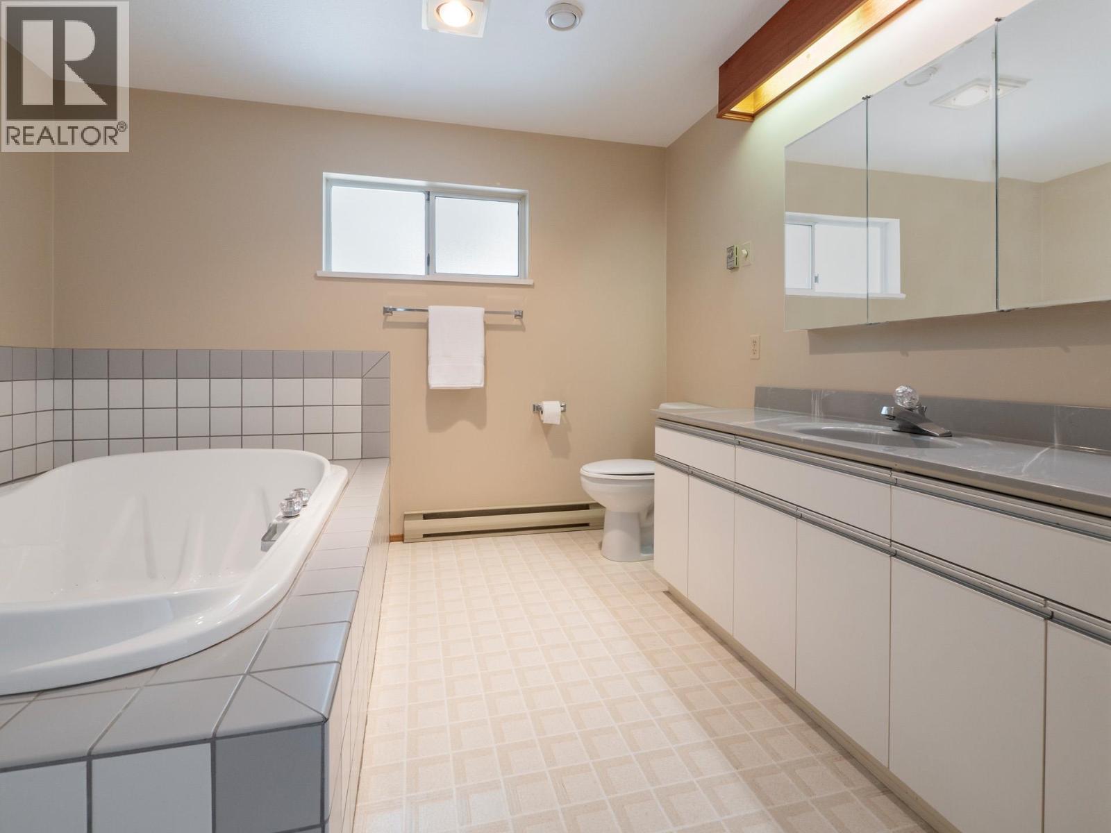 5160 Ridgeview Drive, Sechelt, British Columbia  V7Z 0B8 - Photo 21 - R3140110