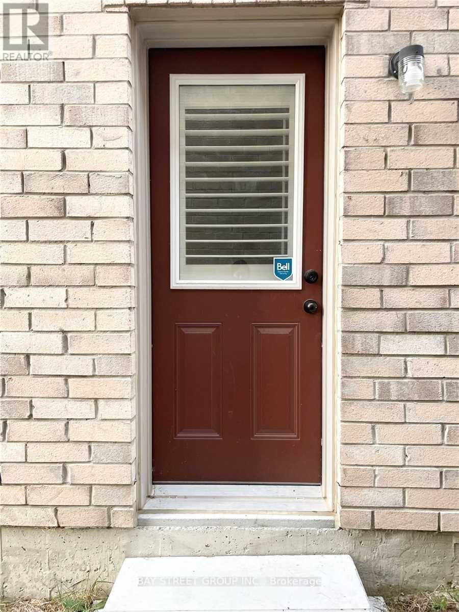 27 Brownsberger Road, Whitchurch-Stouffville (Stouffville), Ontario  L4A 4P6 - Photo 2 - N13497856
