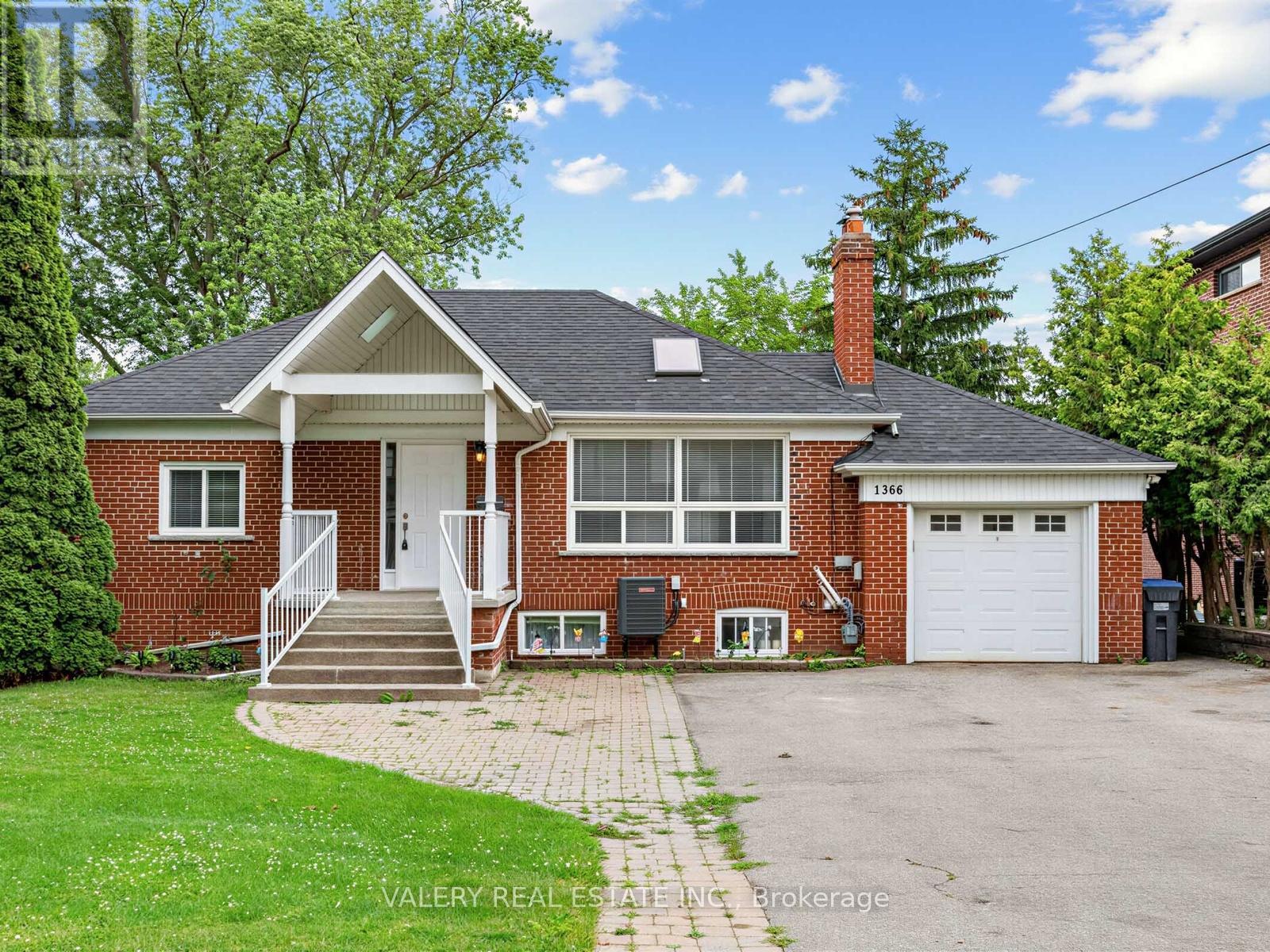 MAIN - 1366 APPLEWOOD ROAD, Mississauga, Ontario
