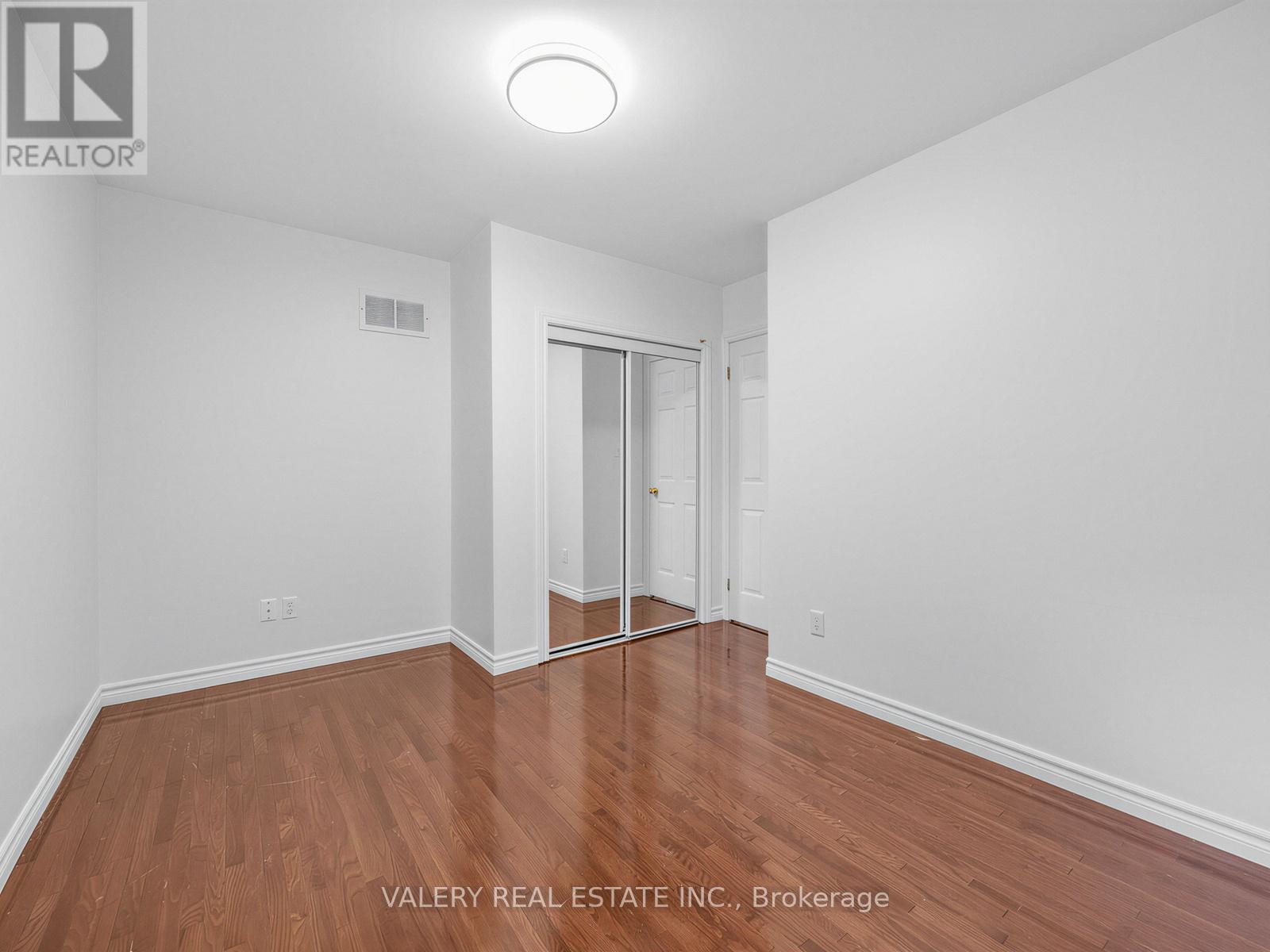 Main - 1366 Applewood Road, Mississauga, Ontario  L5E 2M1 - Photo 11 - W13497854