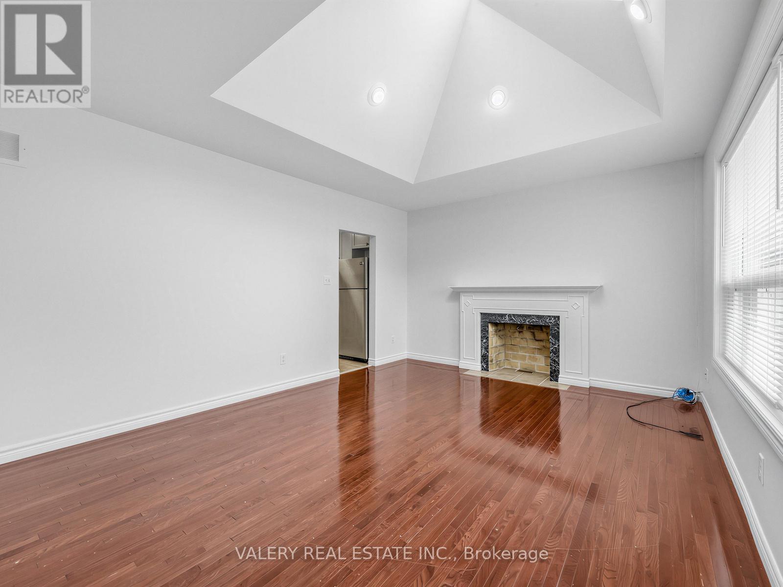 Main - 1366 Applewood Road, Mississauga, Ontario  L5E 2M1 - Photo 4 - W13497854