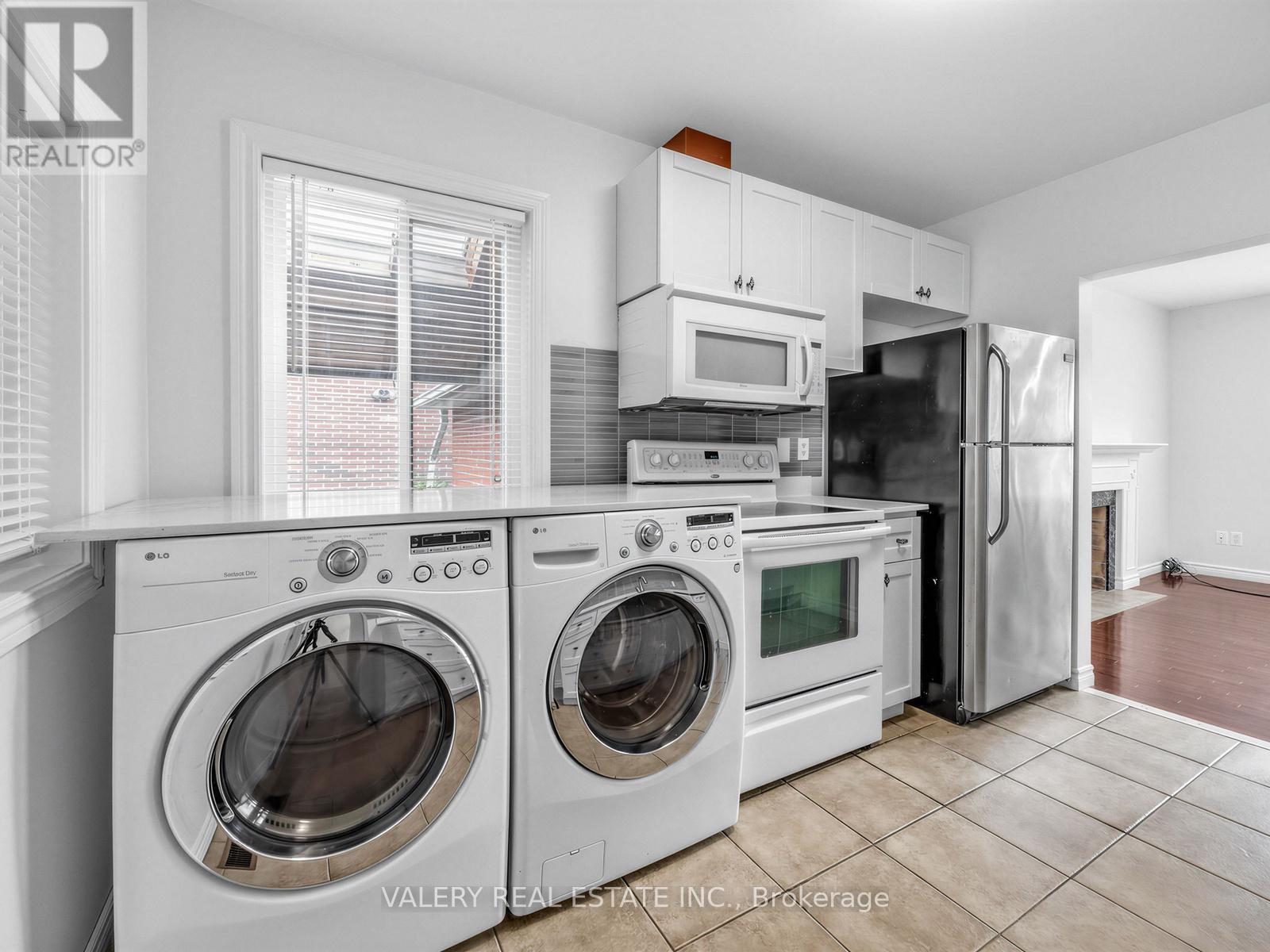 Main - 1366 Applewood Road, Mississauga, Ontario  L5E 2M1 - Photo 7 - W13497854