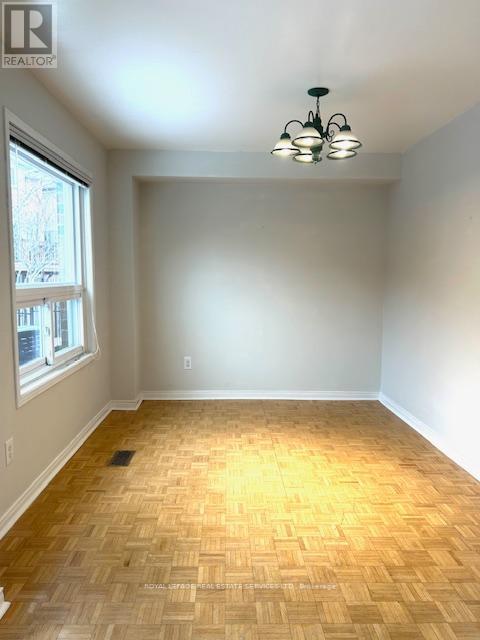 5323 Flatford Road, Mississauga, Ontario  L5V 1P3 - Photo 13 - W13497868
