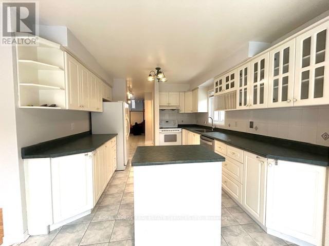 5323 Flatford Road, Mississauga, Ontario  L5V 1P3 - Photo 6 - W13497868