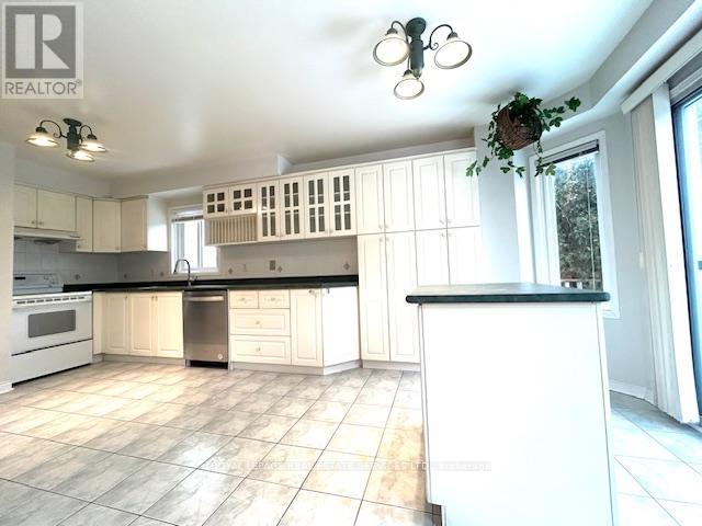 5323 Flatford Road, Mississauga, Ontario  L5V 1P3 - Photo 8 - W13497868