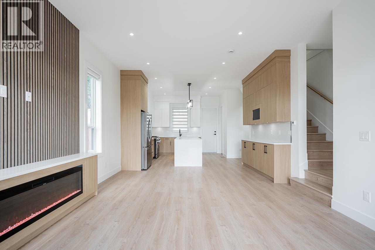 102 957 Edgar Avenue, Coquitlam, British Columbia  V3K 2K1 - Photo 3 - R3139521