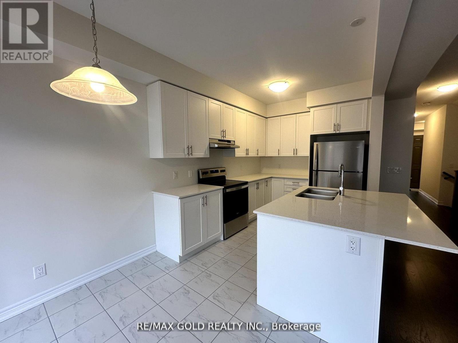 147 Broadacre Drive, Kitchener, Ontario  N2R 0S5 - Photo 4 - X13497908