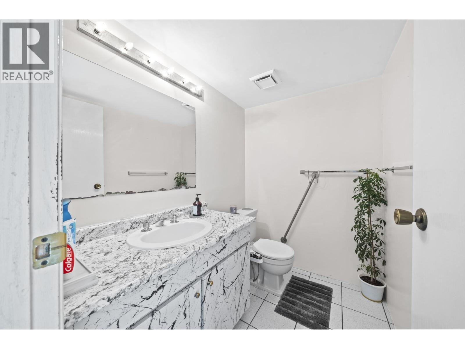 8406 No. 1 Road, Richmond, British Columbia  V7C 4L5 - Photo 11 - R3140560