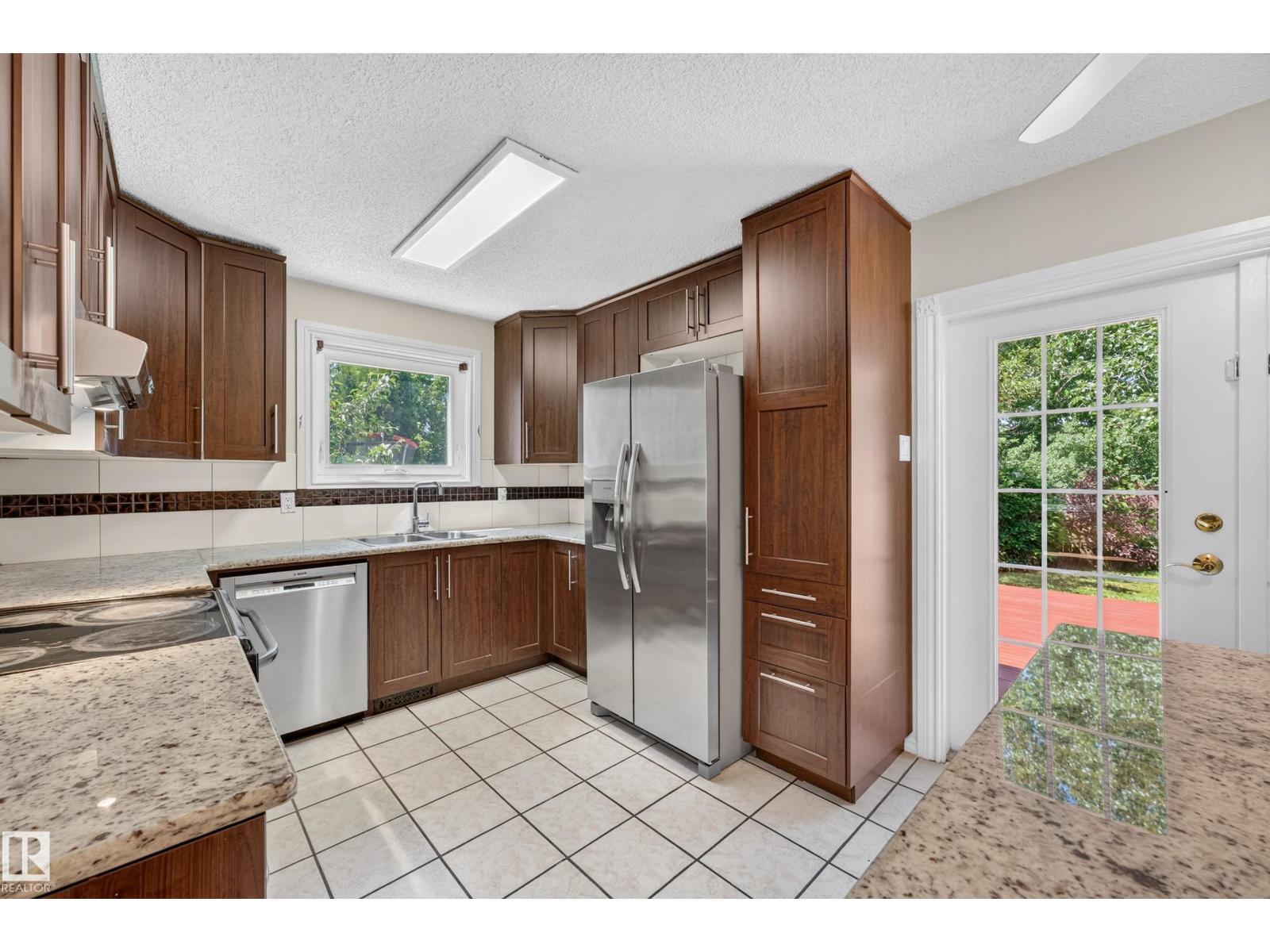 10332 21 Av NW, Edmonton, Alberta  T6J 6B6 - Photo 14 - E4496117
