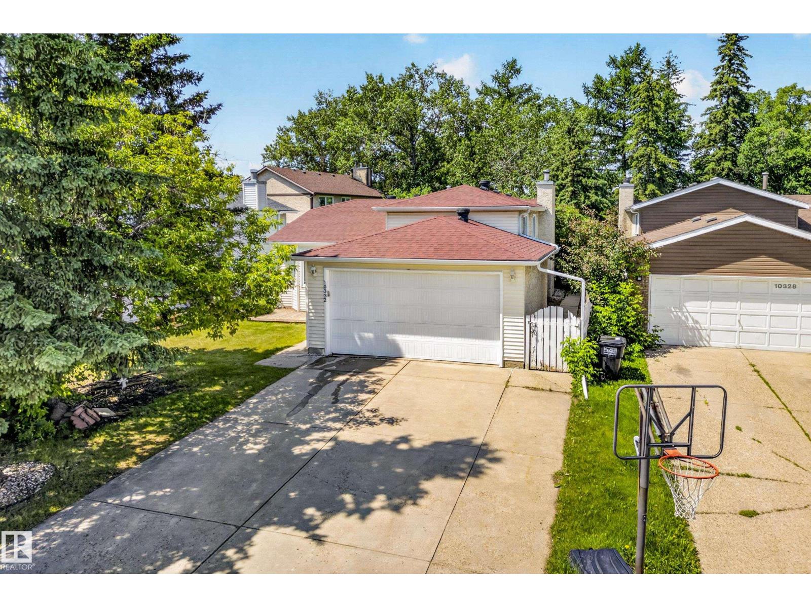 10332 21 Av NW, Edmonton, Alberta  T6J 6B6 - Photo 2 - E4496117