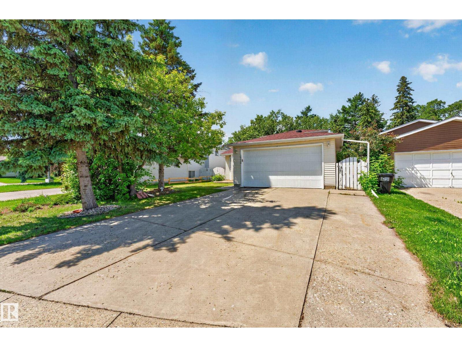 10332 21 Av NW, Edmonton, Alberta  T6J 6B6 - Photo 4 - E4496117