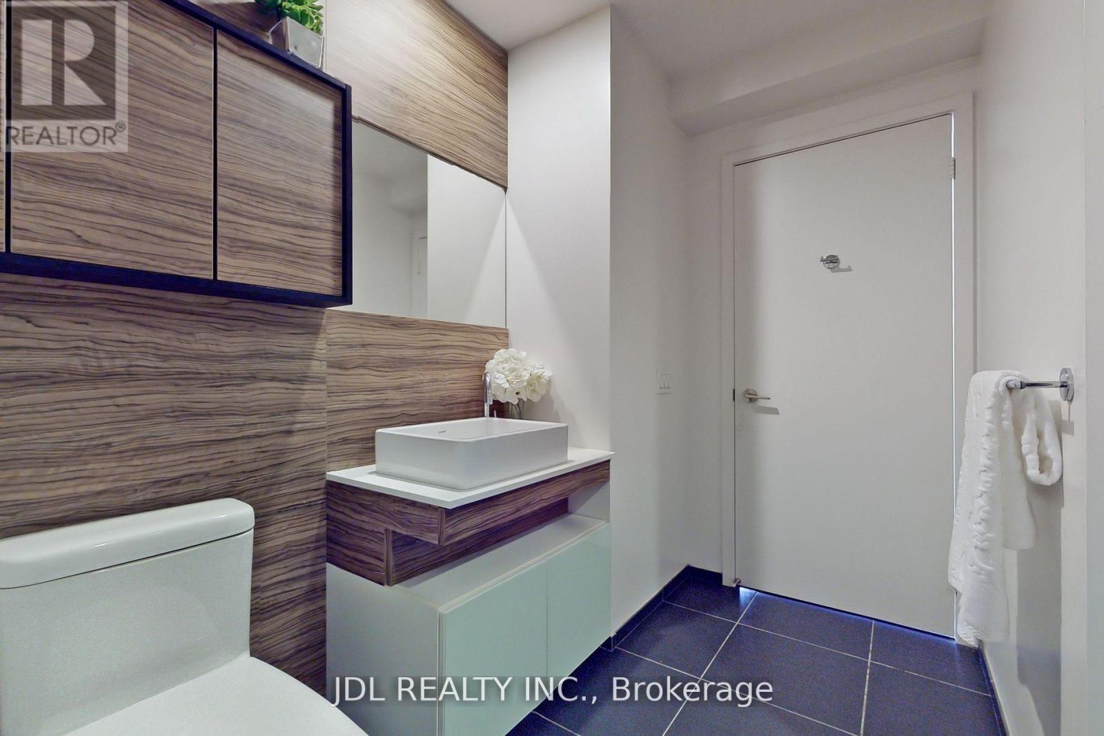 704 - 75 St Nicholas Street, Toronto, Ontario  M4Y 0A5 - Photo 13 - C13497966