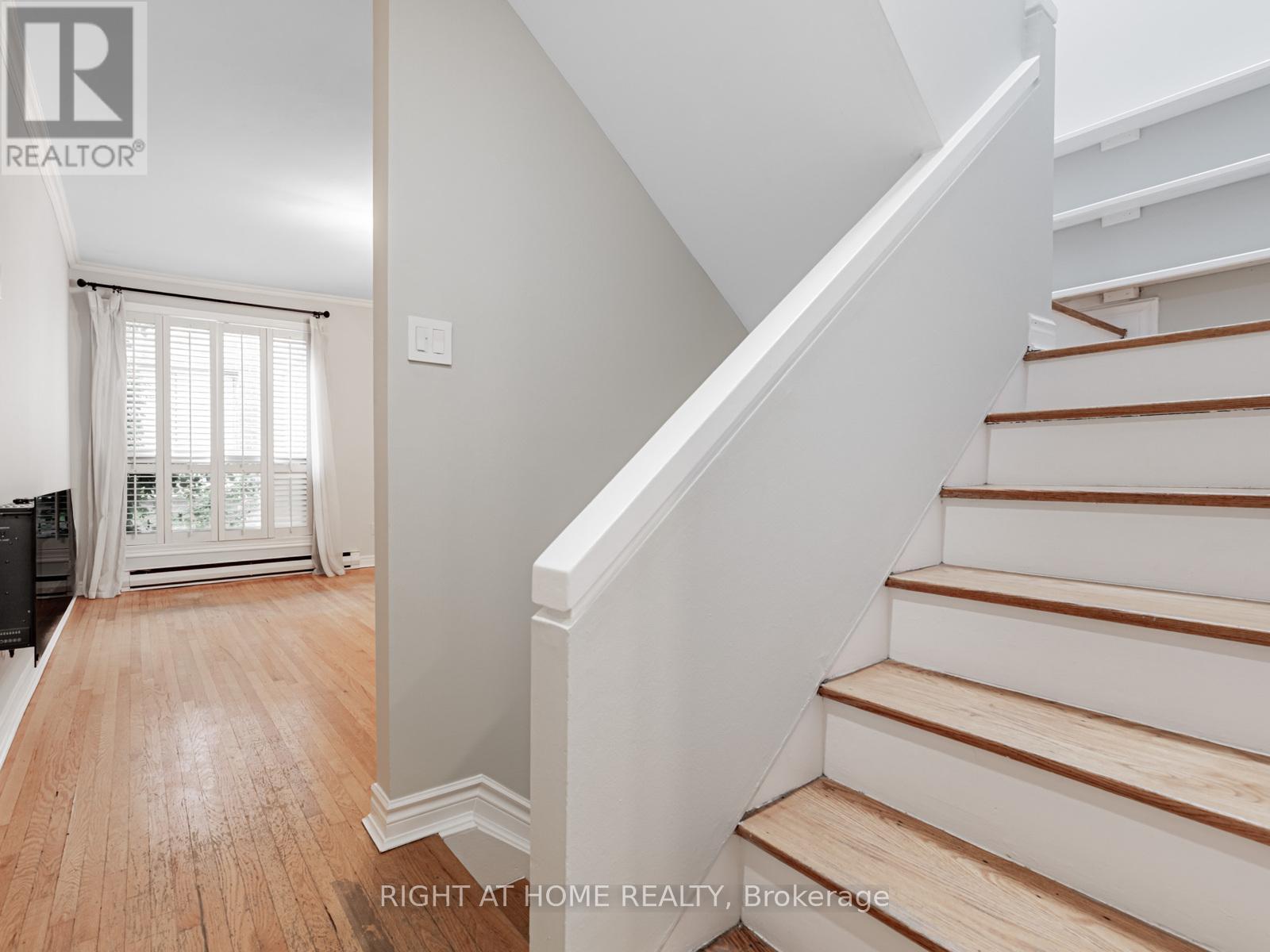 242 Waverley Road, Toronto, Ontario  M4L 3T3 - Photo 10 - E13497962