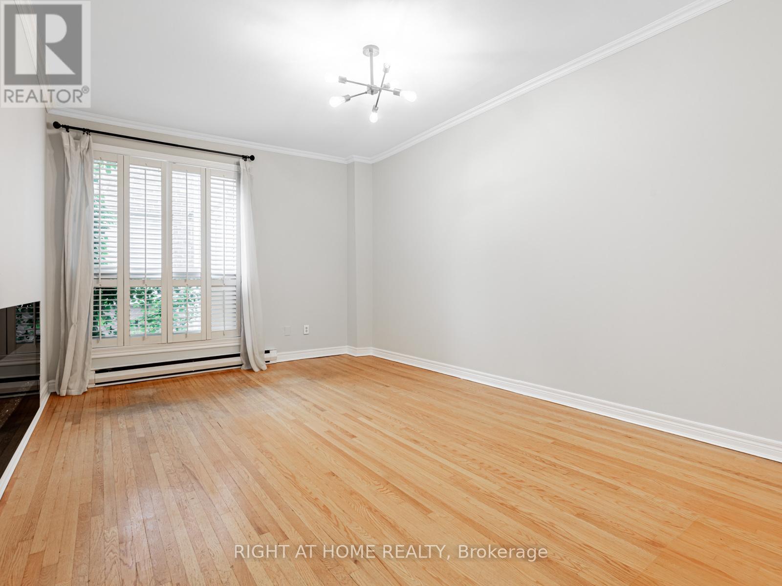 242 Waverley Road, Toronto, Ontario  M4L 3T3 - Photo 11 - E13497962