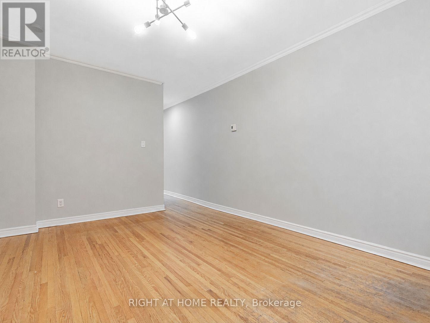 242 Waverley Road, Toronto, Ontario  M4L 3T3 - Photo 12 - E13497962