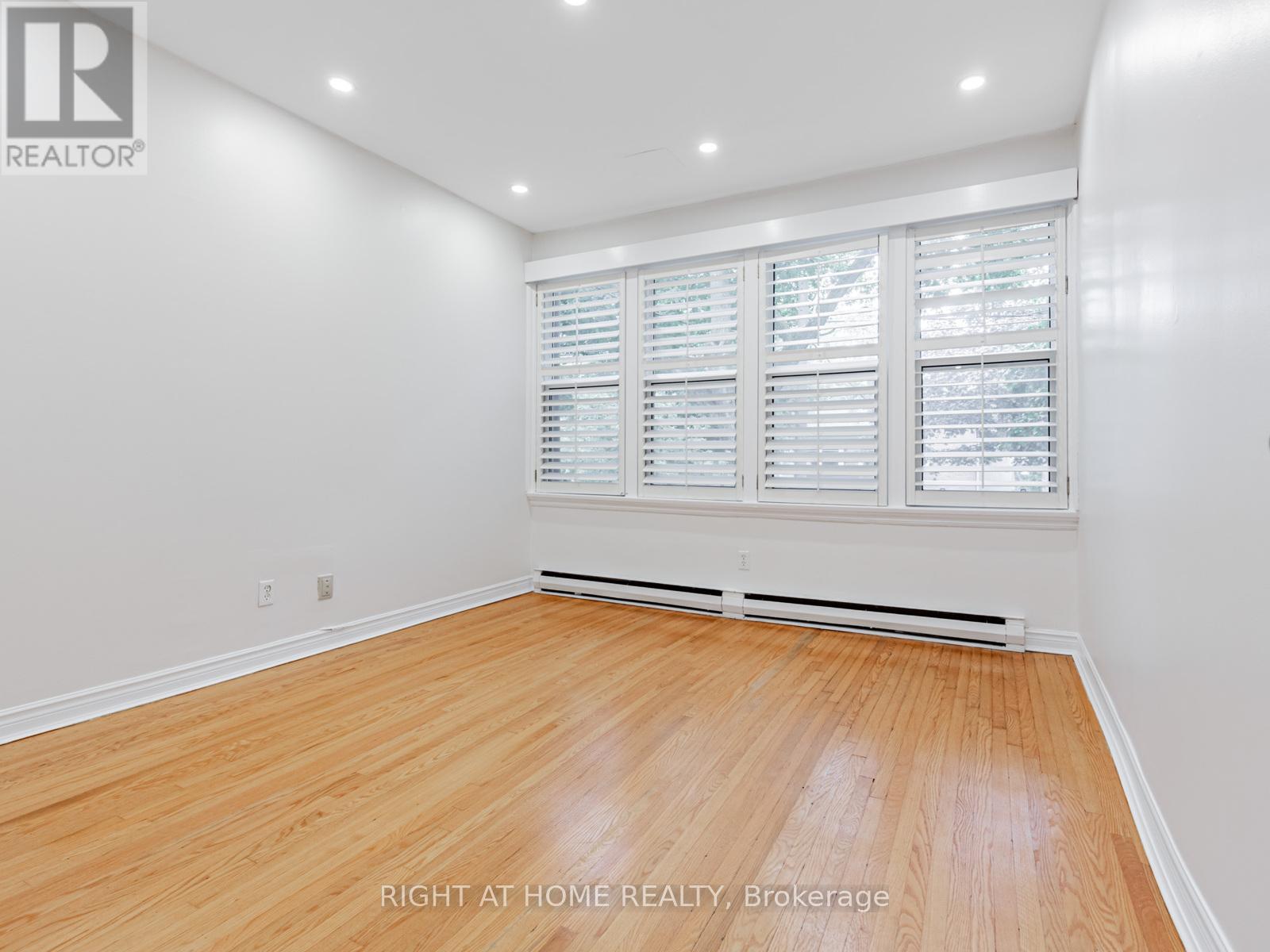 242 Waverley Road, Toronto, Ontario  M4L 3T3 - Photo 15 - E13497962