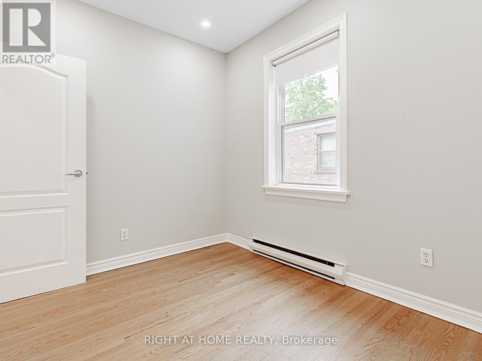 242 Waverley Road, Toronto, Ontario  M4L 3T3 - Photo 19 - E13497962