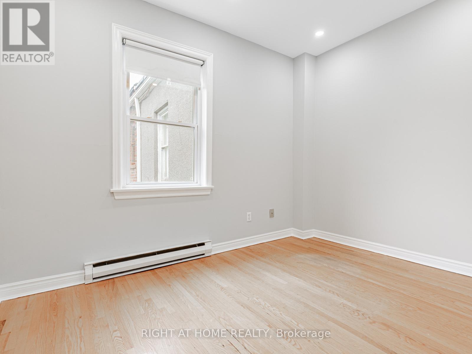 242 Waverley Road, Toronto, Ontario  M4L 3T3 - Photo 20 - E13497962