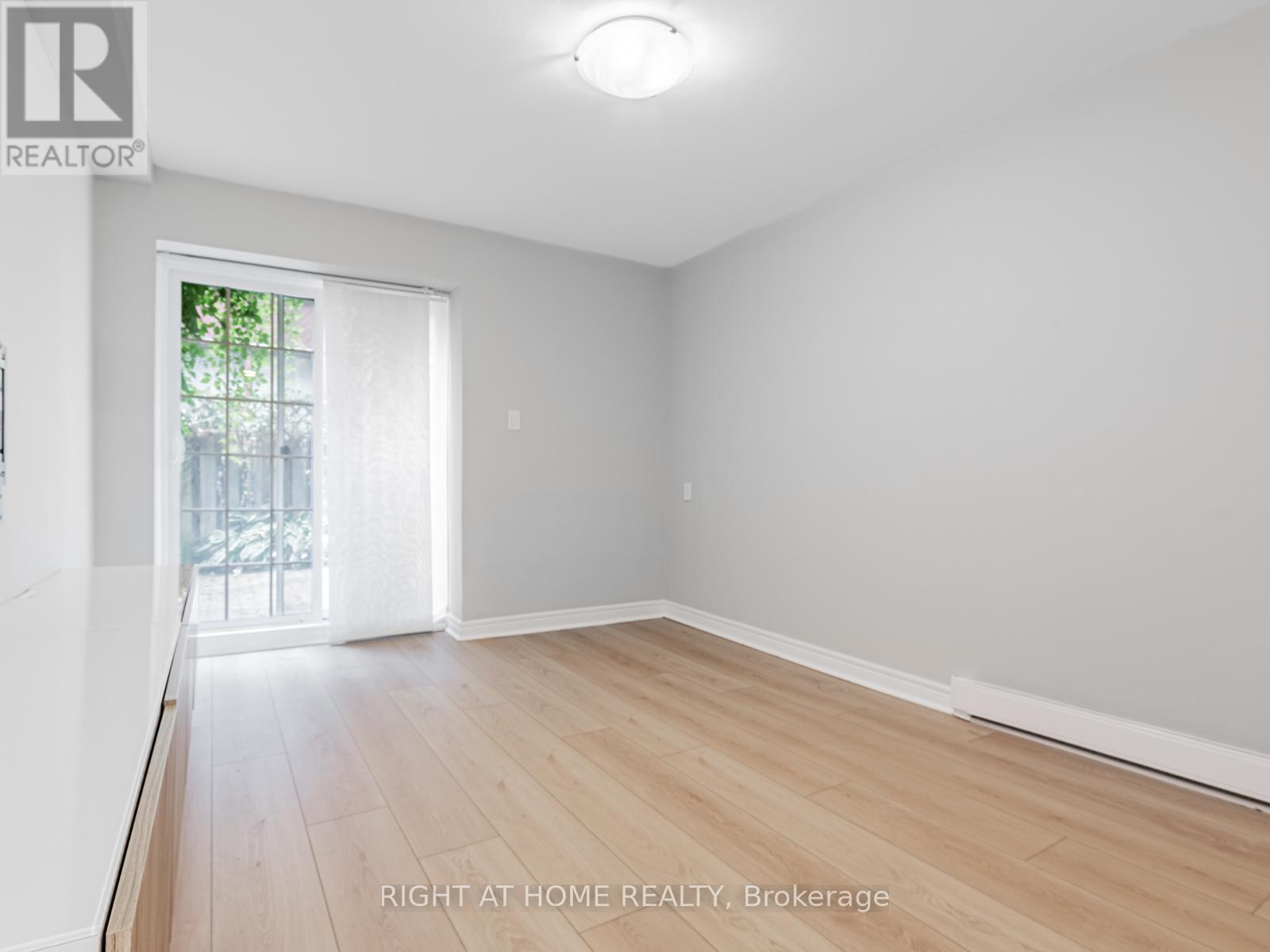 242 Waverley Road, Toronto, Ontario  M4L 3T3 - Photo 23 - E13497962