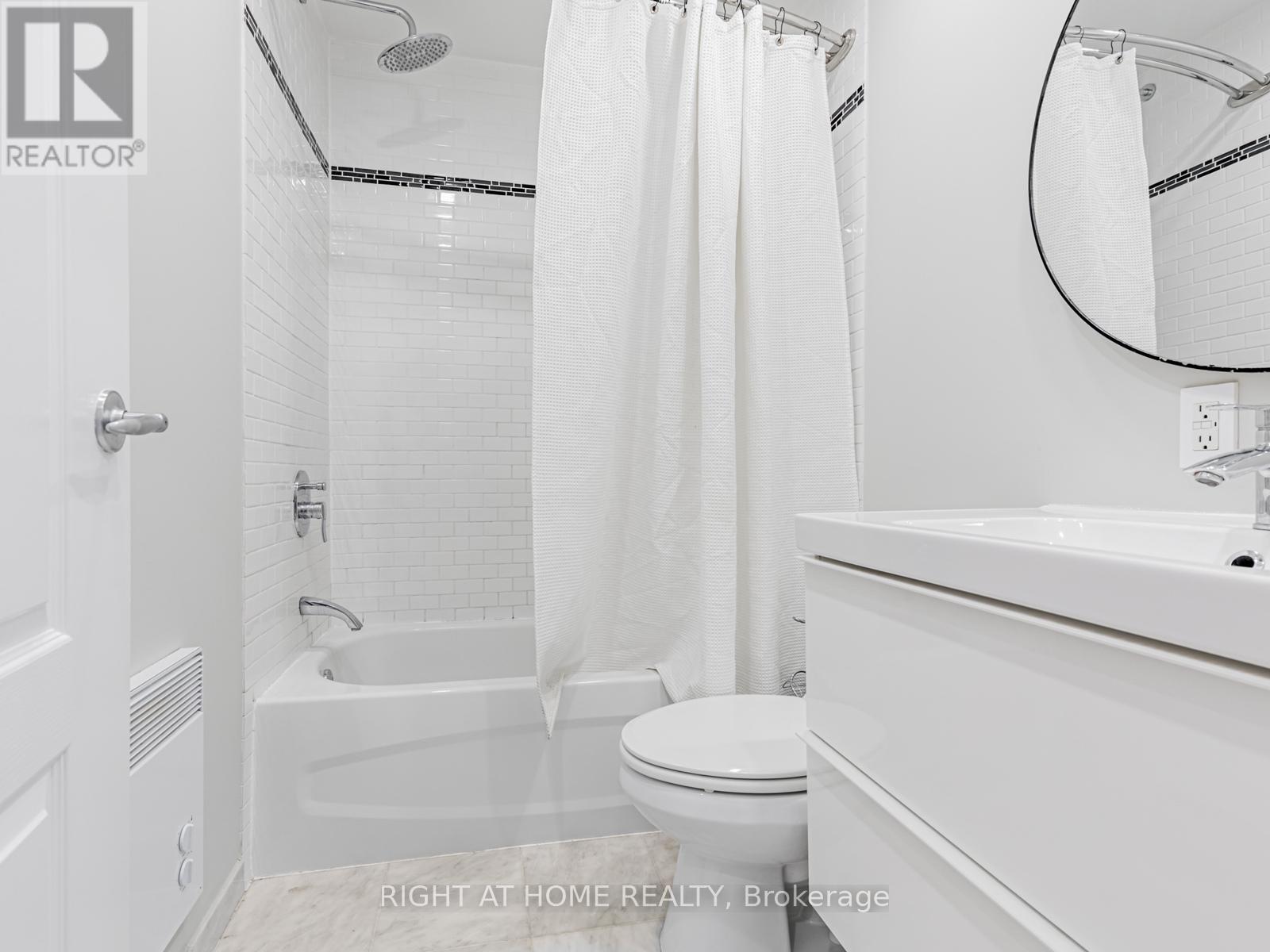 242 Waverley Road, Toronto, Ontario  M4L 3T3 - Photo 24 - E13497962