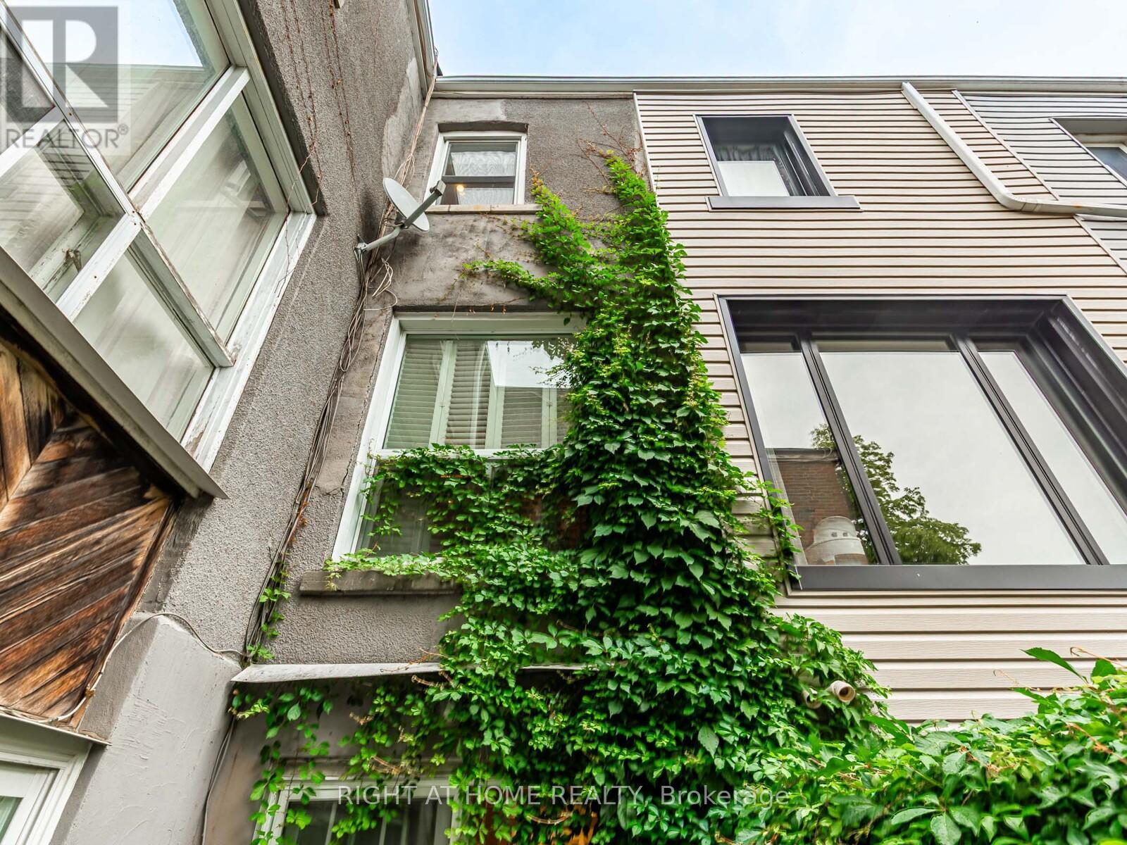 242 Waverley Road, Toronto, Ontario  M4L 3T3 - Photo 31 - E13497962