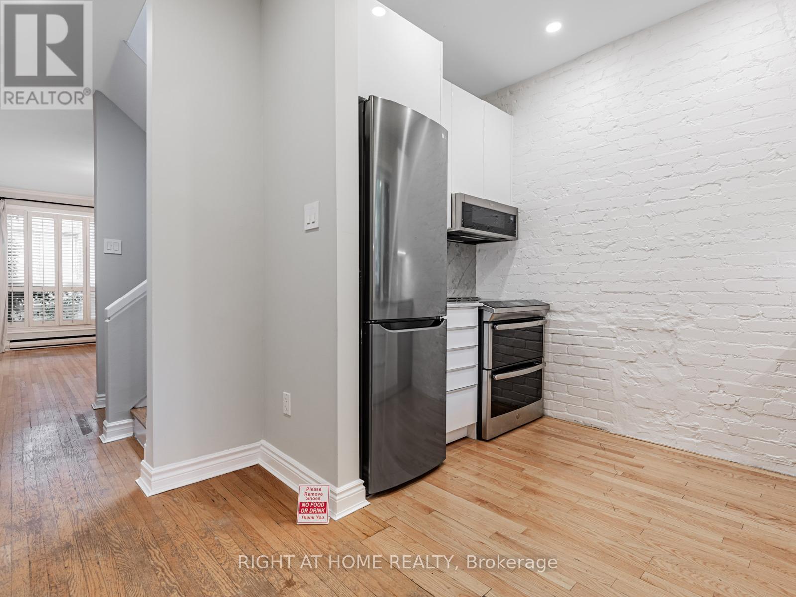 242 Waverley Road, Toronto, Ontario  M4L 3T3 - Photo 9 - E13497962
