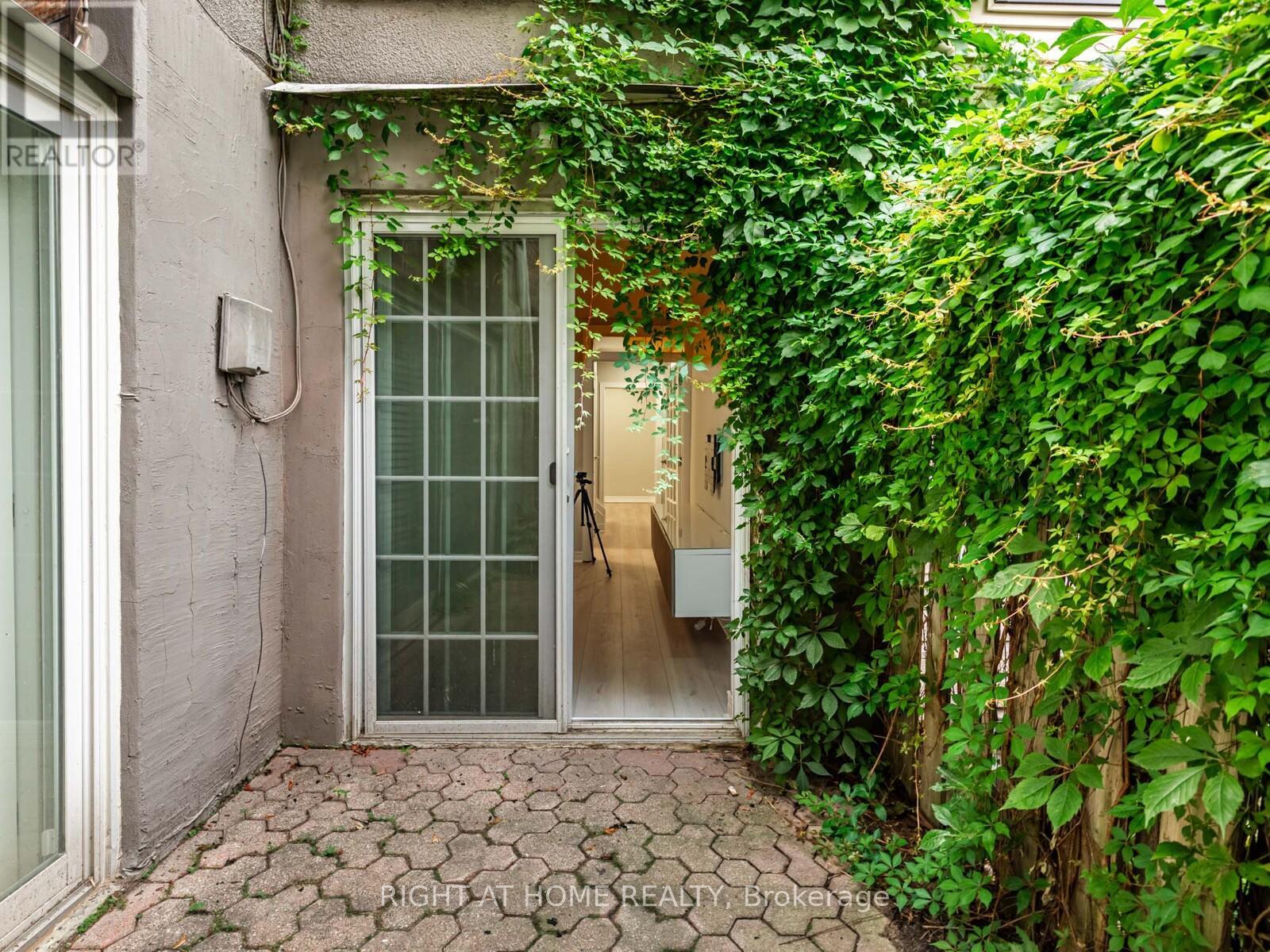 242 Waverley Road, Toronto, Ontario  M4L 3T3 - Photo 30 - E13497962