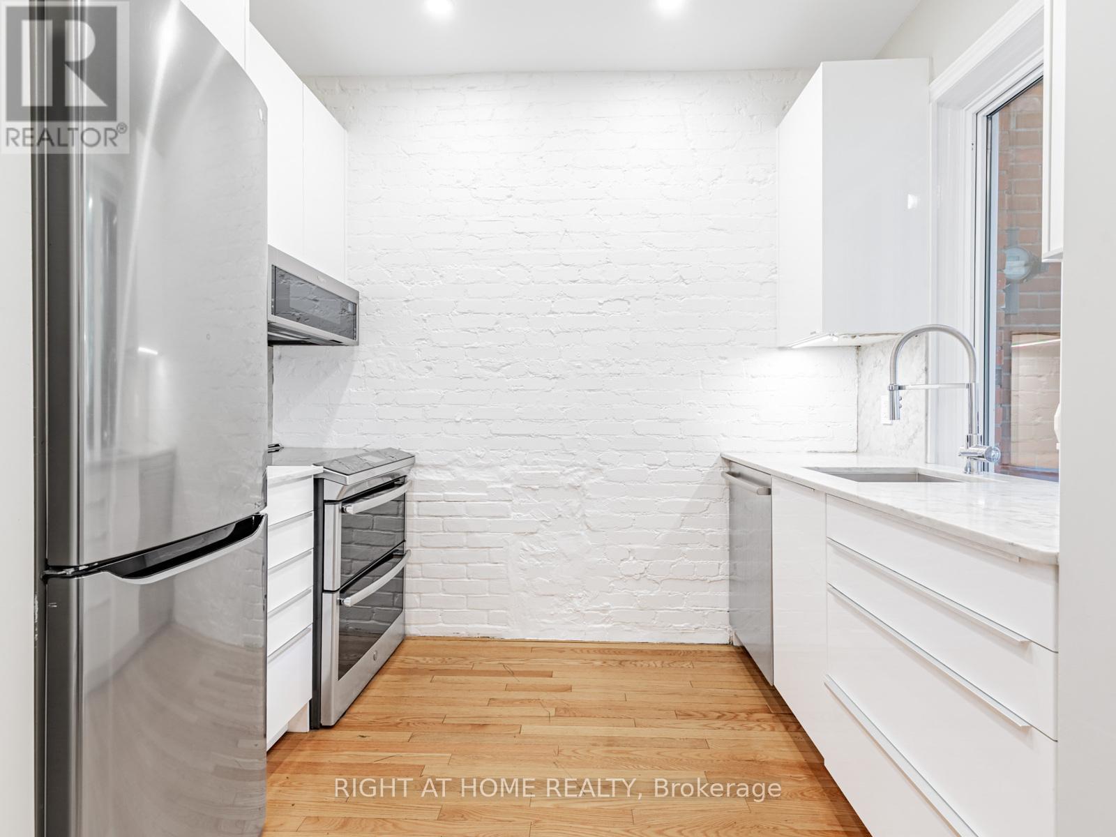 242 Waverley Road, Toronto, Ontario  M4L 3T3 - Photo 6 - E13497962