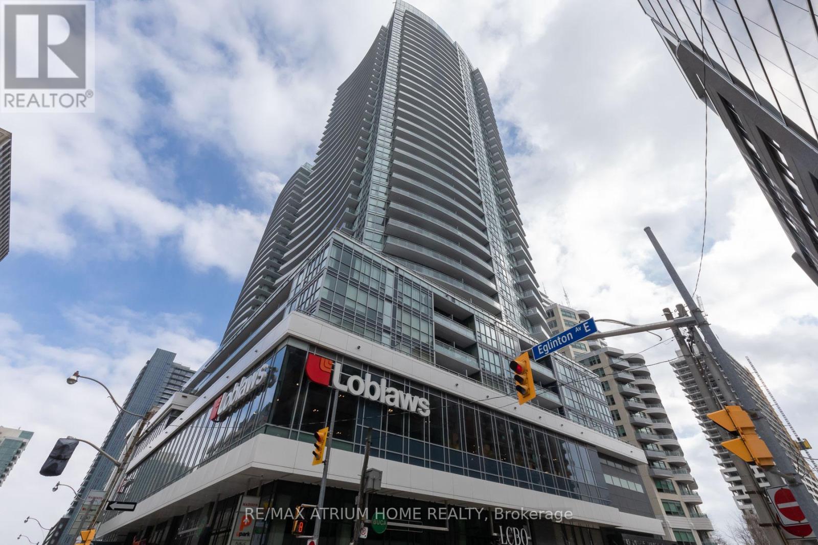 2204 - 89 DUNFIELD AVENUE, Toronto, Ontario
