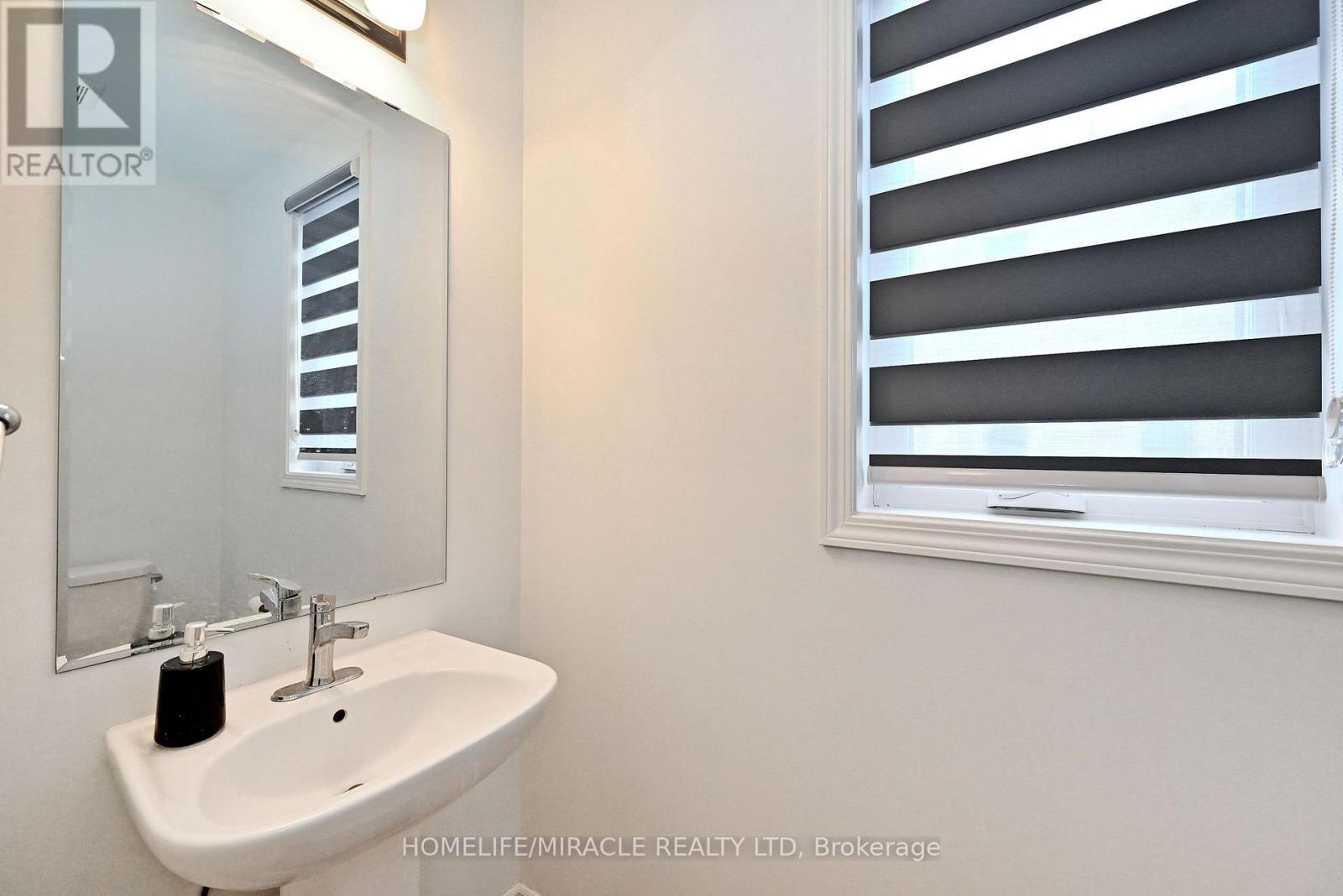 689 Mika Street, Innisfil, Ontario  L9S 0R7 - Photo 34 - N13497960